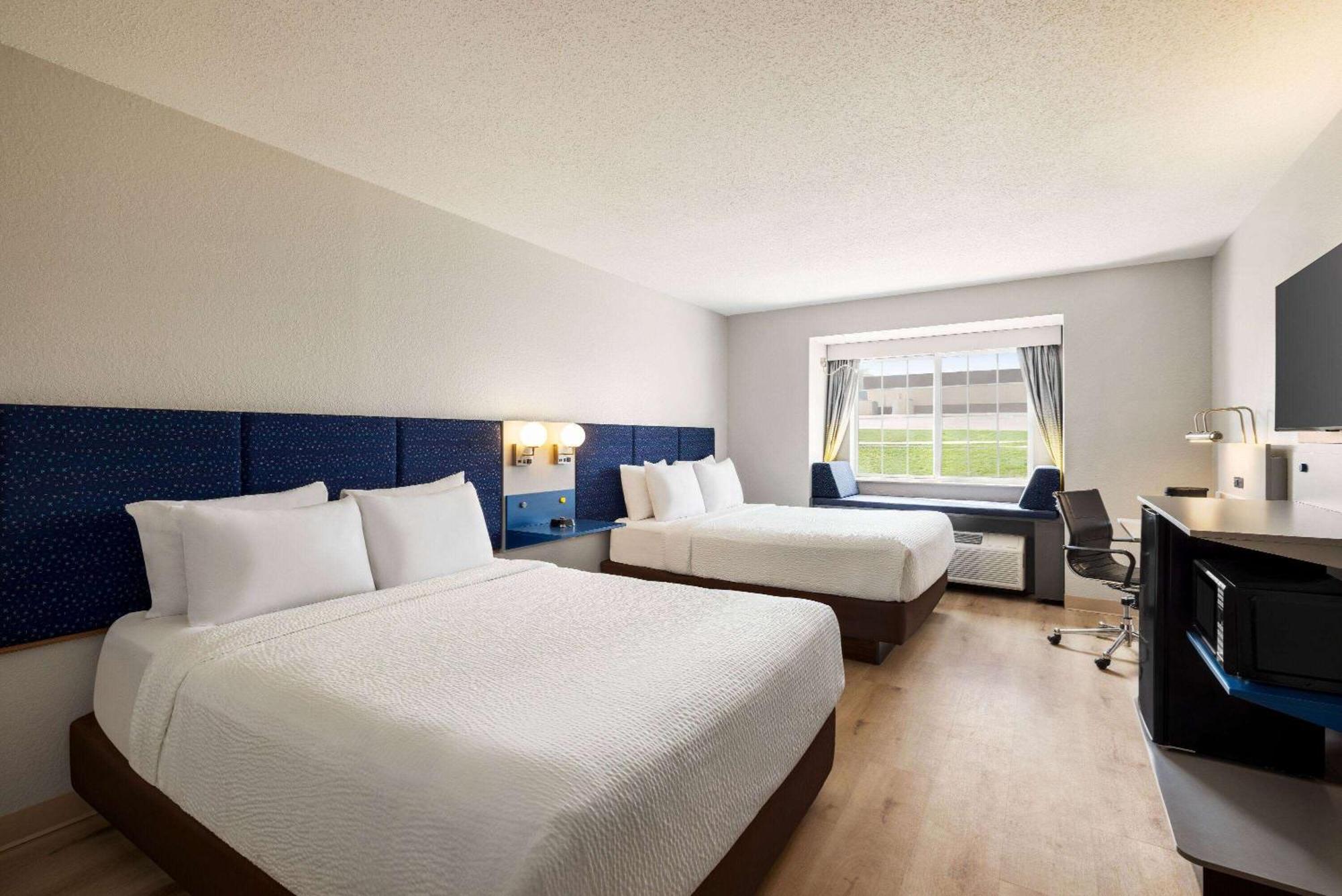 Microtel Inn & Suites By Wyndham New Ulm Exterior foto