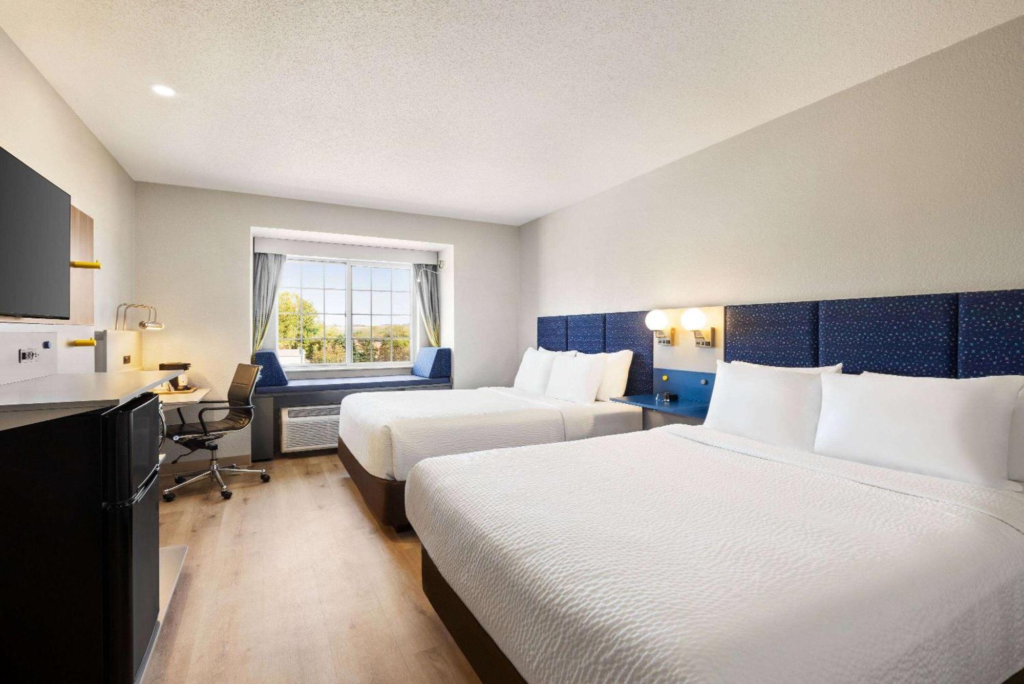 Microtel Inn & Suites By Wyndham New Ulm Exterior foto