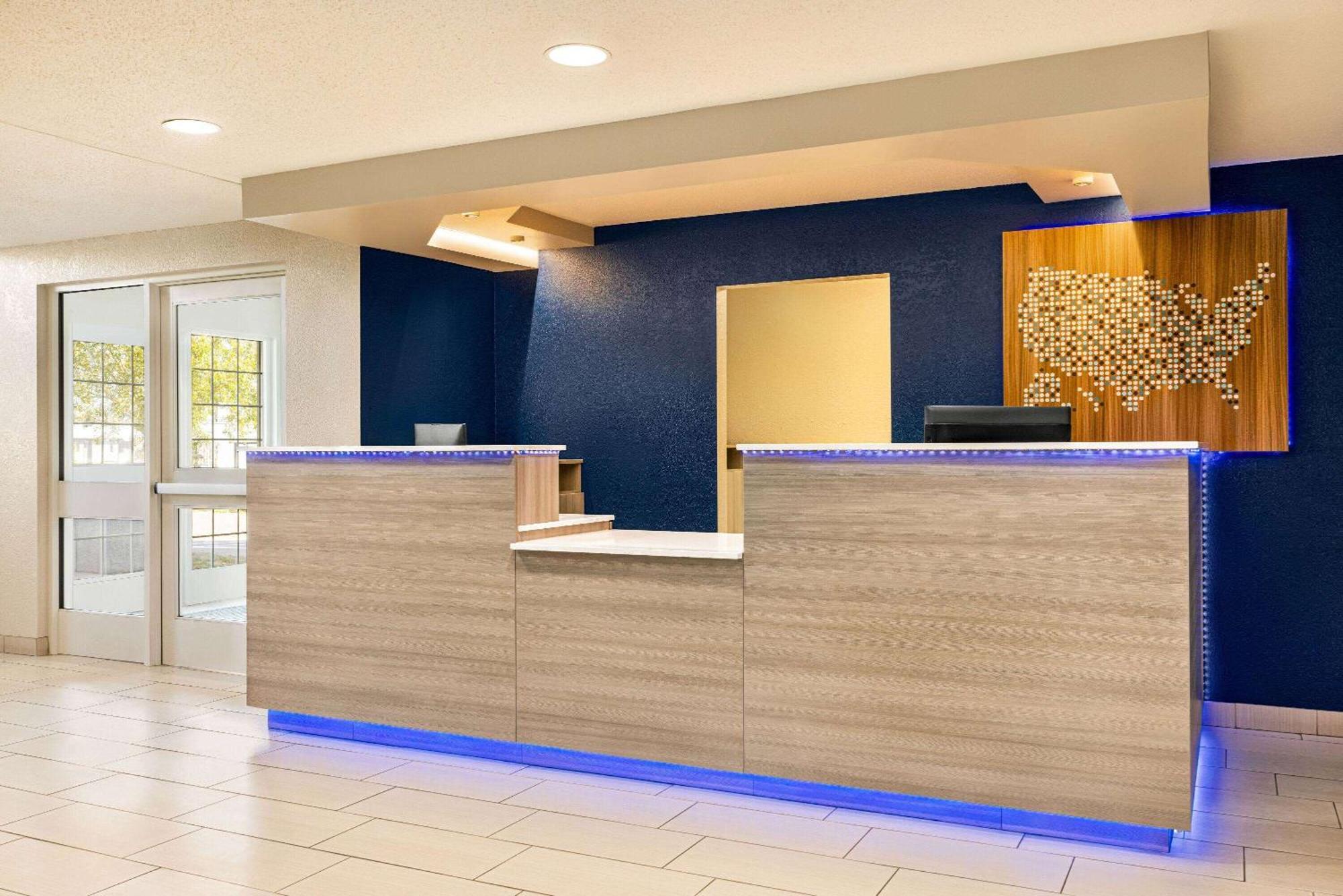 Microtel Inn & Suites By Wyndham New Ulm Exterior foto
